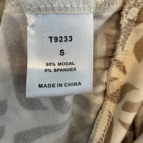 Tart Long Split Sleeve Neutral Leaf Pattern V-Neck Romper Small - Picture 7 of 10